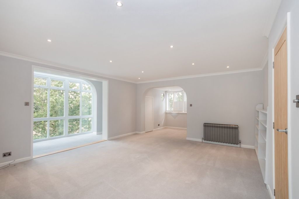 Property photo 2 of 22 Picture No. 03