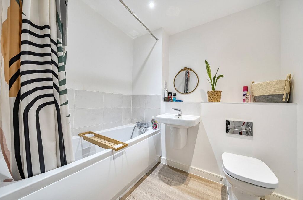 Property photo 3 of 15 1301778-7-68441c0...