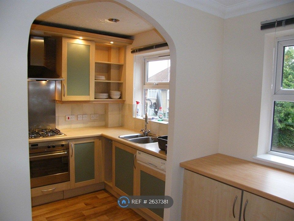 Property photo 3 of 9 Kitchen