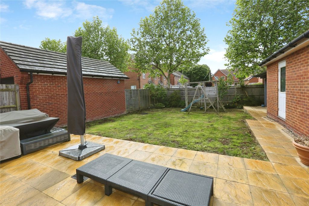 Additional image 14 of 4 bed detached house for saleSword Drive, Fareham, Hampshire PO14