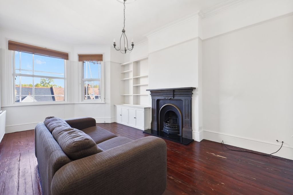 Property photo 2 of 8 Picture No. 30