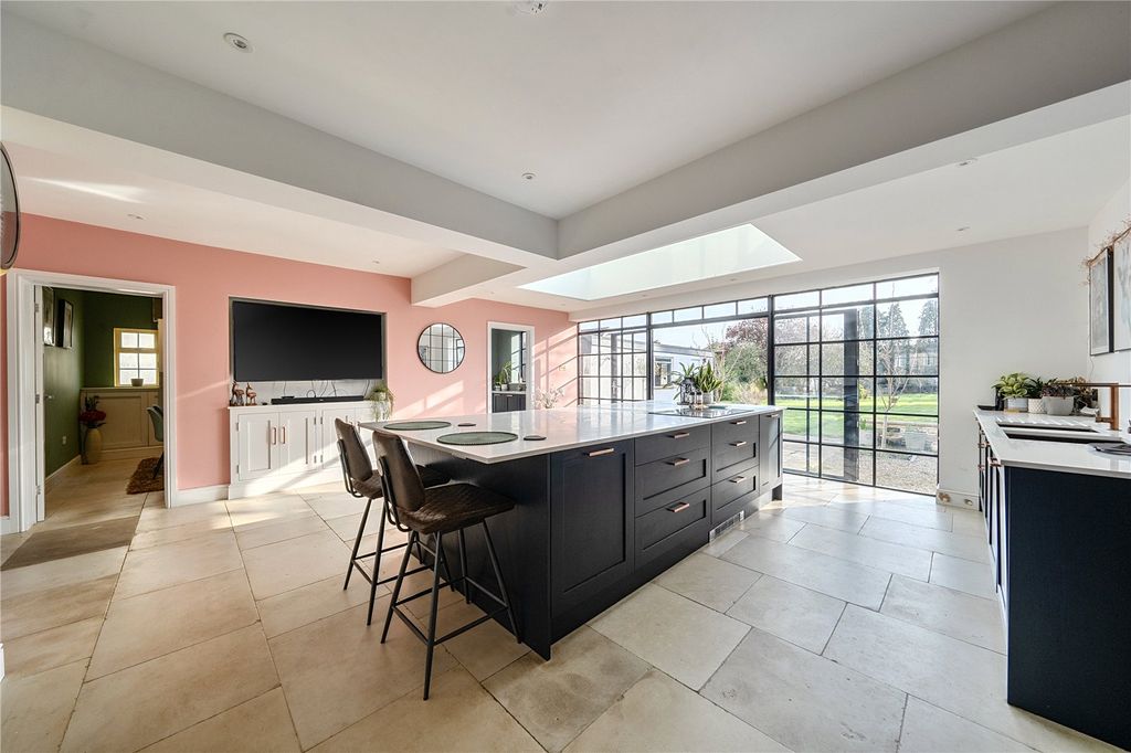 Property photo 2 of 19 Picture 2