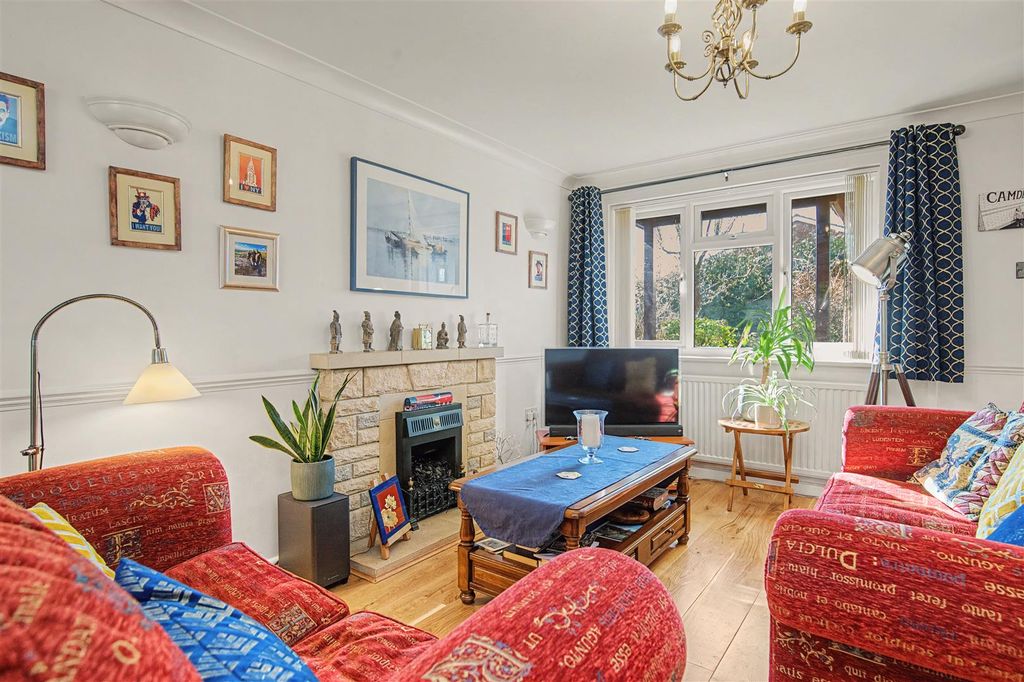 Property photo 2 of 23