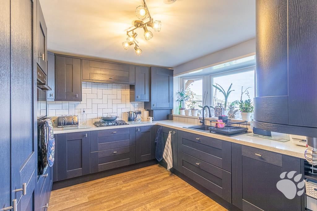 Property photo 2 of 33 Kitchen