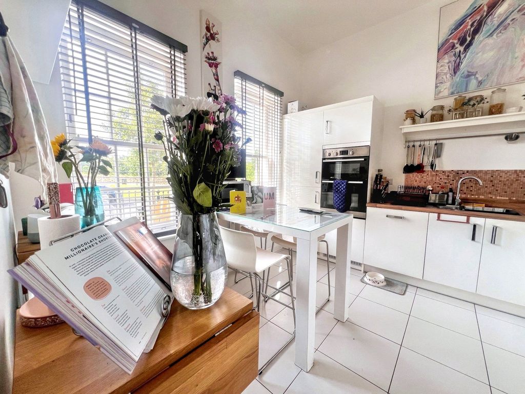 Property photo 2 of 18 Picture No. 10