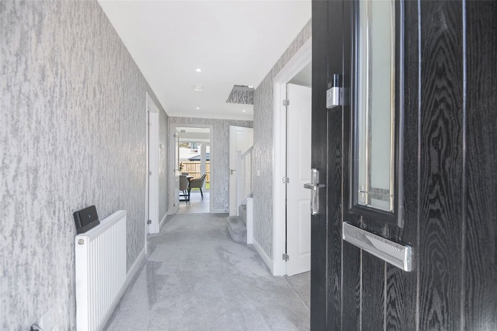 Property photo 2 of 22 Entrance