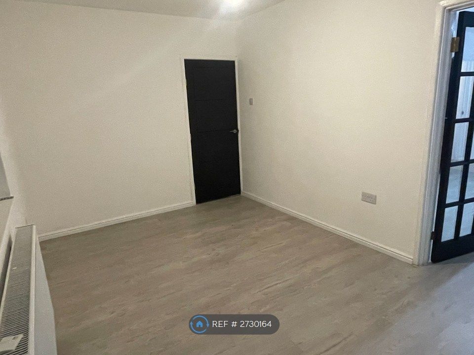 Property photo 3 of 20 Dining Room