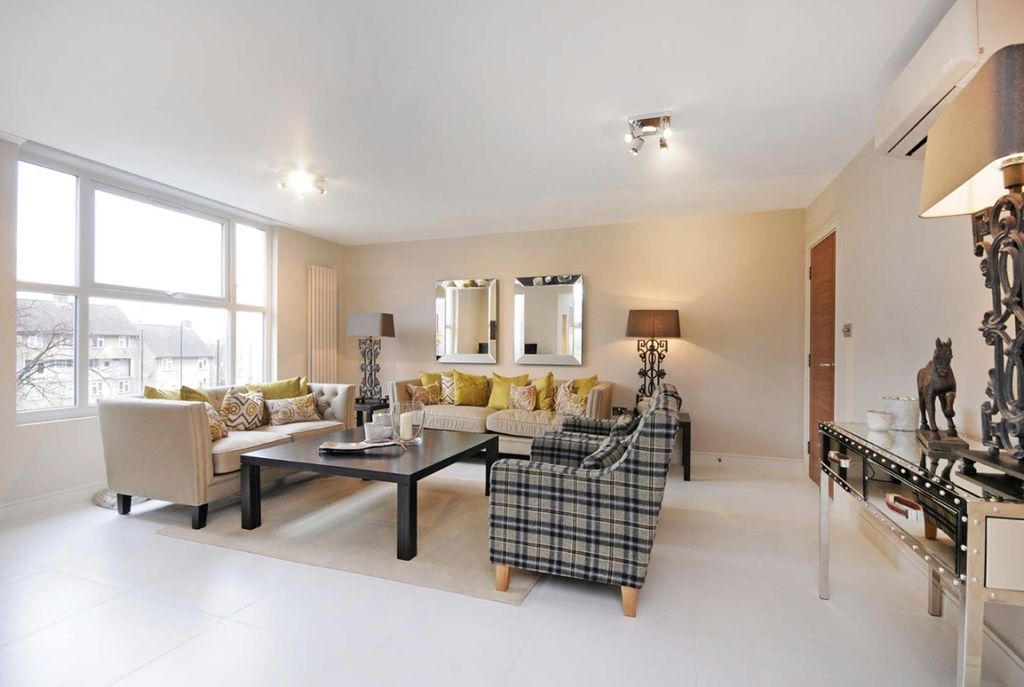 Property photo 3 of 6