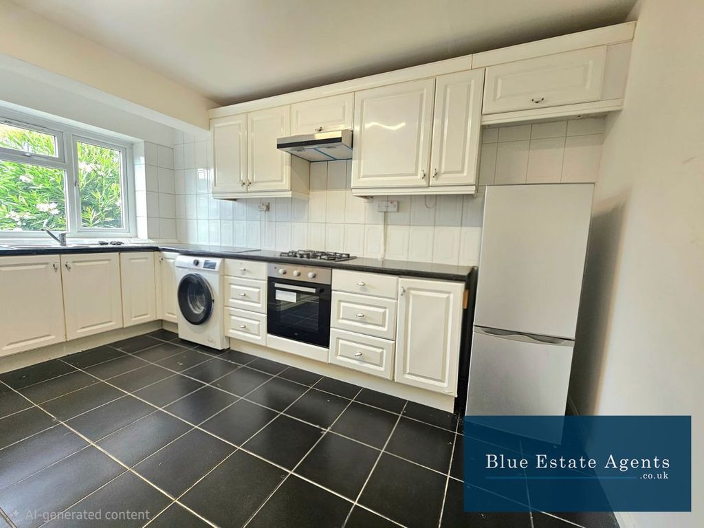Property photo 1 of 10 Kitchen