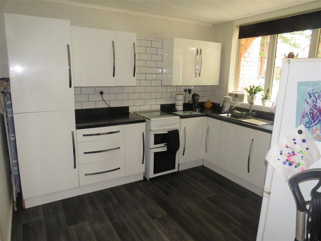 Property photo 3 of 10 Img_1974.Jpg