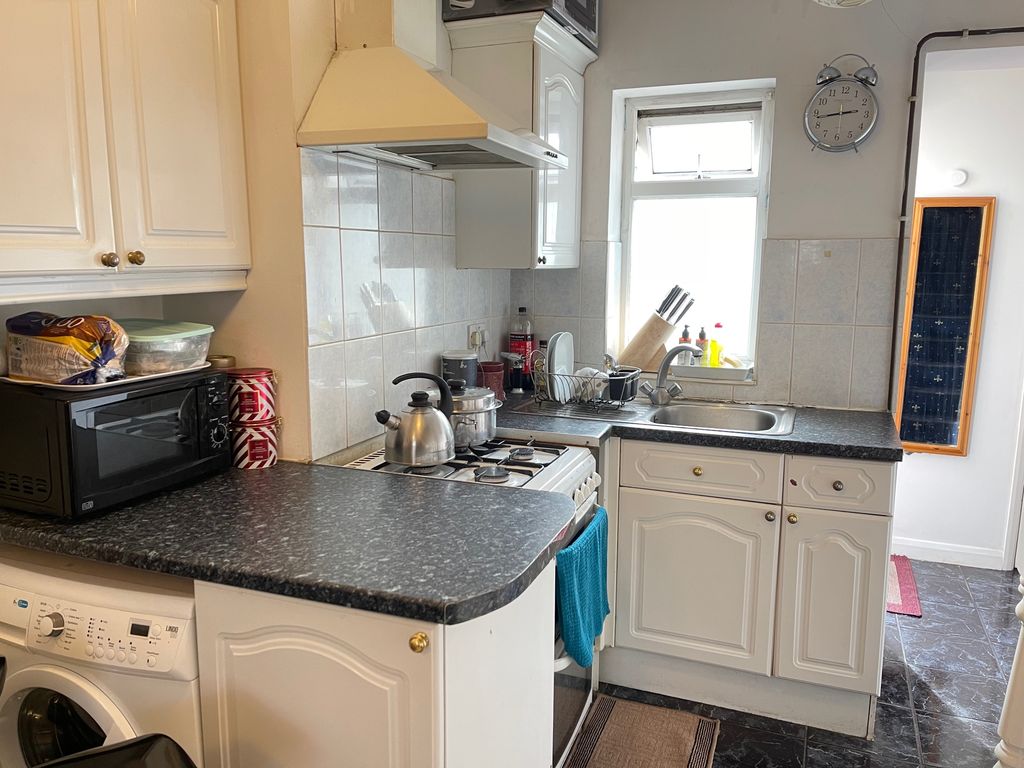 Property photo 3 of 5