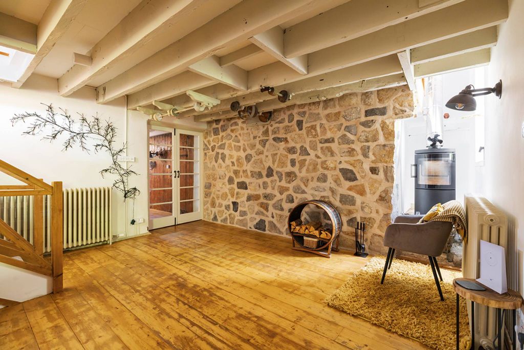 Property photo 2 of 30