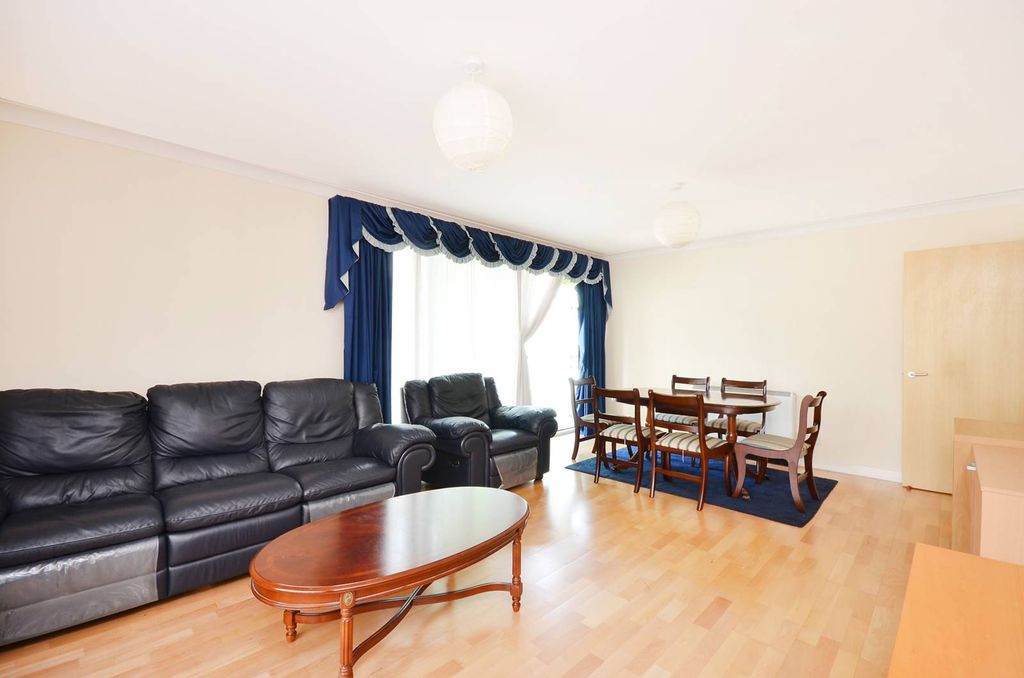 Property photo 2 of 17