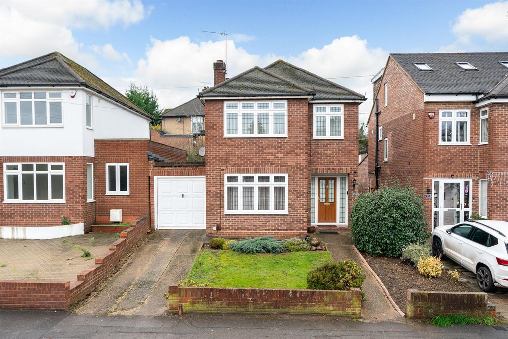 Property photo 1 of 19 1B-Links-Way-2.Jpg