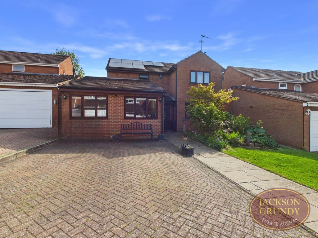 Property photo 1 of 20 Paddock Close