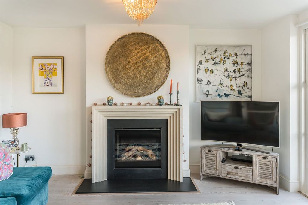 Property photo 3 of 11