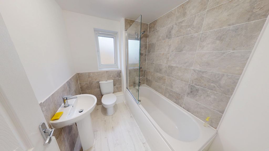 Property photo 3 of 8 3-Gateshead-Grove-02112026_155147