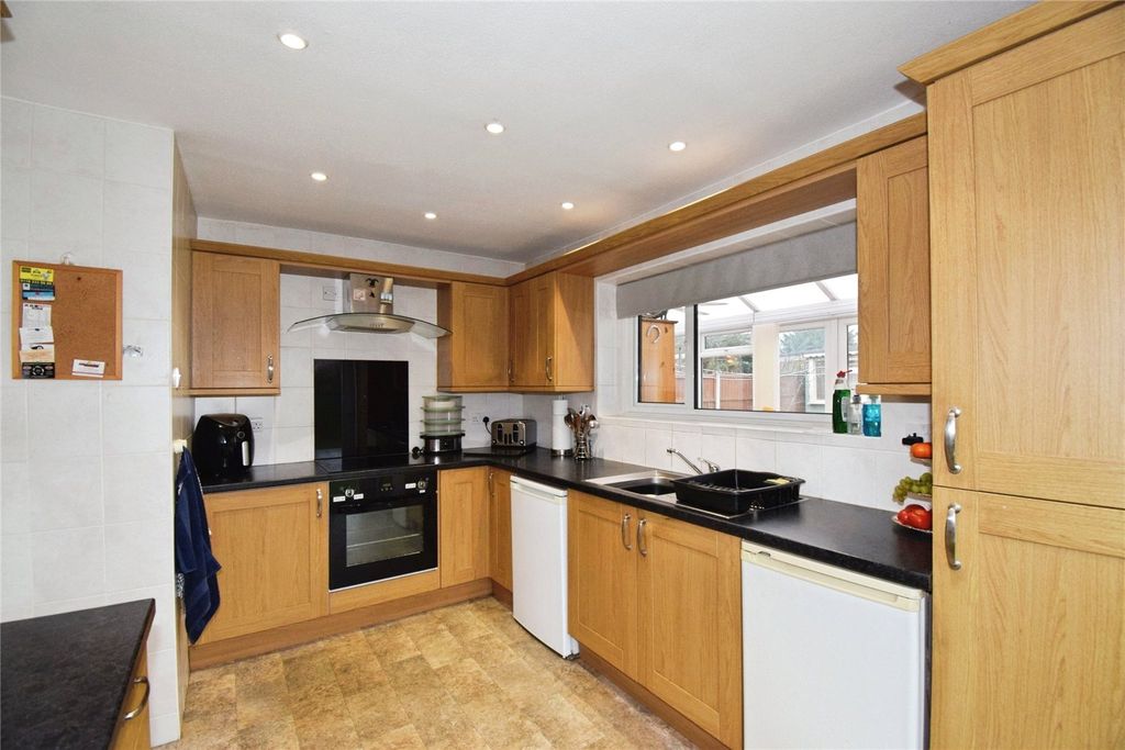 Property photo 3 of 24 Kitchen