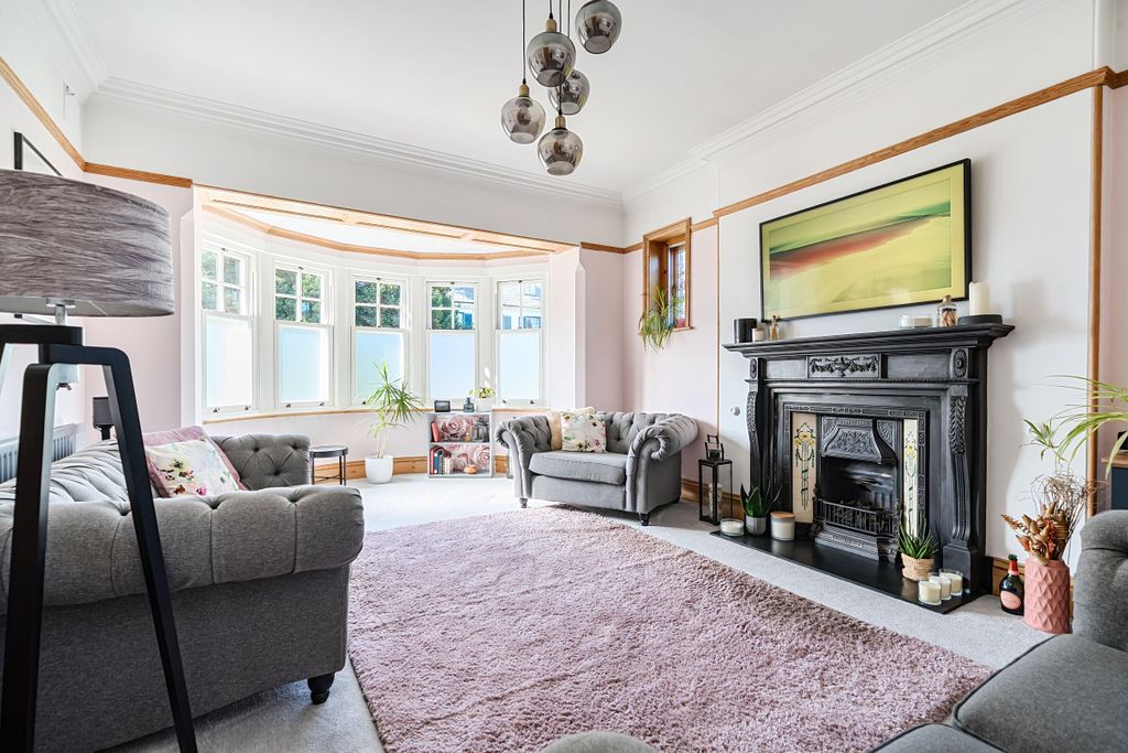 Property photo 2 of 30