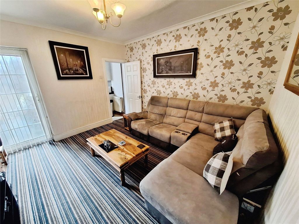 Property photo 2 of 10 Lounge