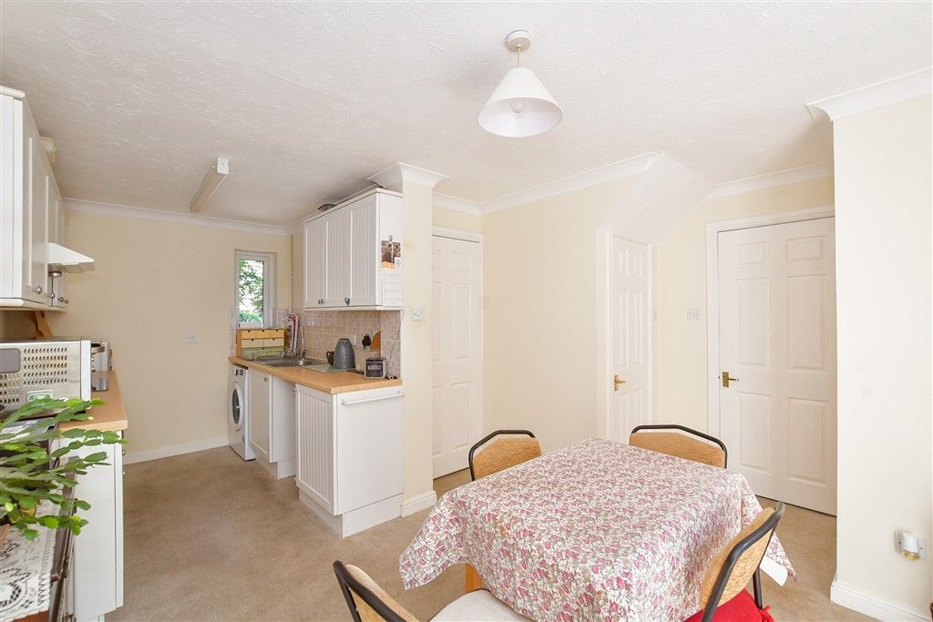 Property photo 2 of 11 Dining Area