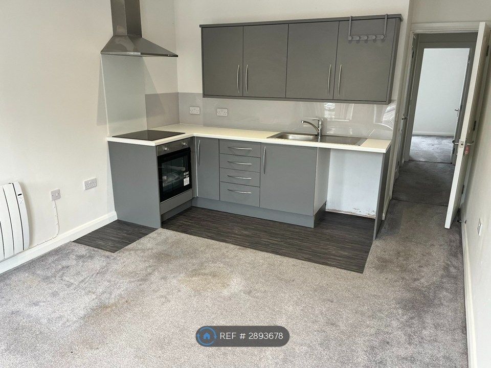 Property photo 2 of 9 Living Kitchen