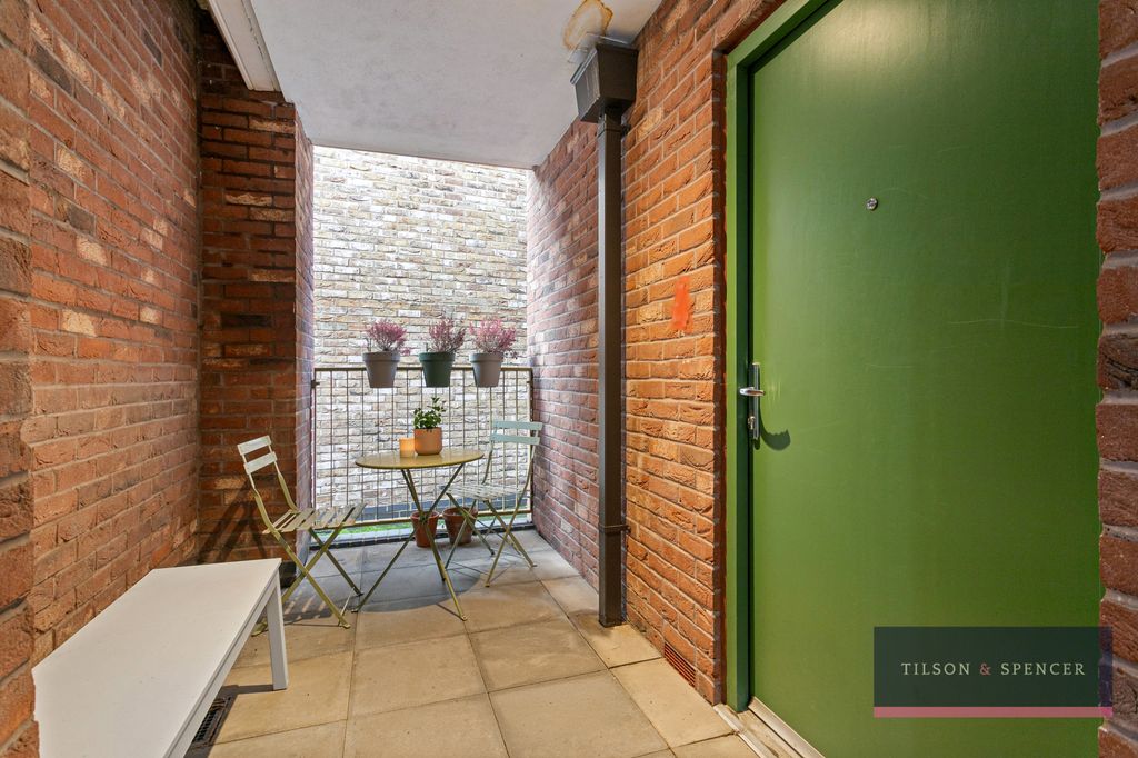 Property photo 3 of 16 020220268_Tils_Flat 4 Pippin House 1 Apple Tree Ro