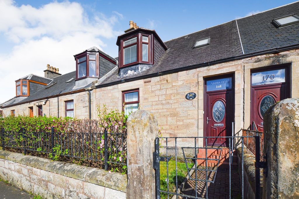 Property photo 2 of 11