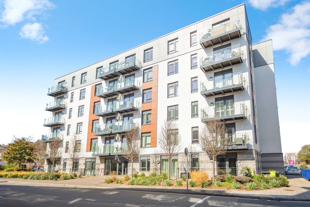 Property photo 1 of 11