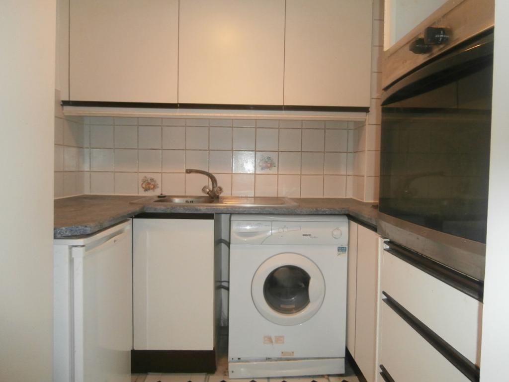 Property photo 3 of 4 Kitchen