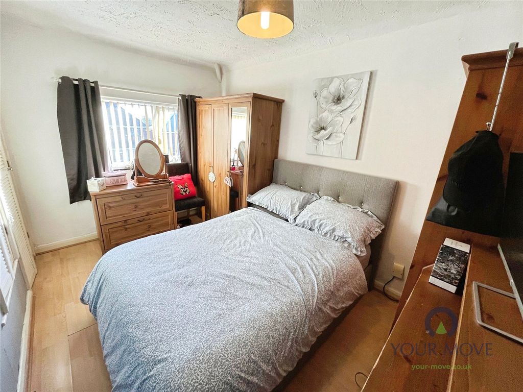 Property photo 3 of 17 Bedroom 1