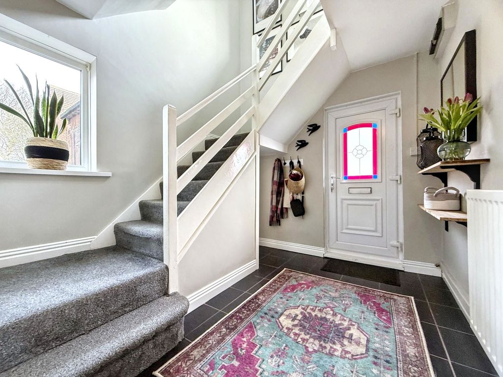 Property photo 3 of 25