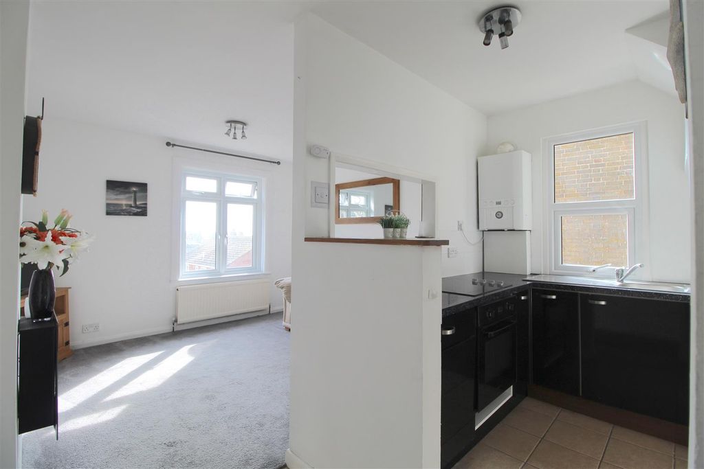 Property photo 3 of 10 Img_2936.Jpg