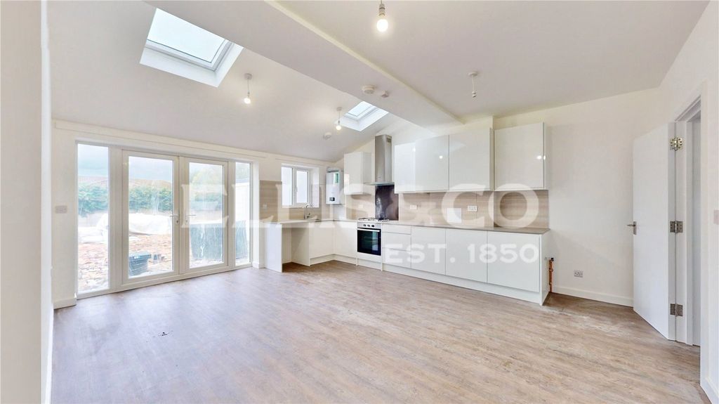 Property photo 1 of 32 Picture No. 22