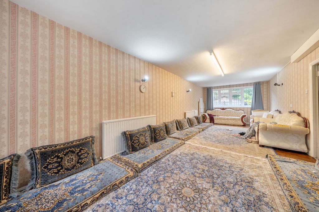 Property photo 2 of 27 1472350-18-6A2966...