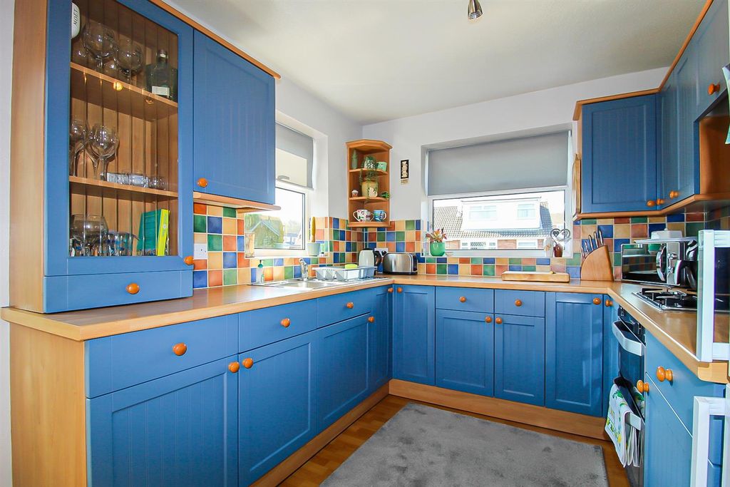 Property photo 2 of 14