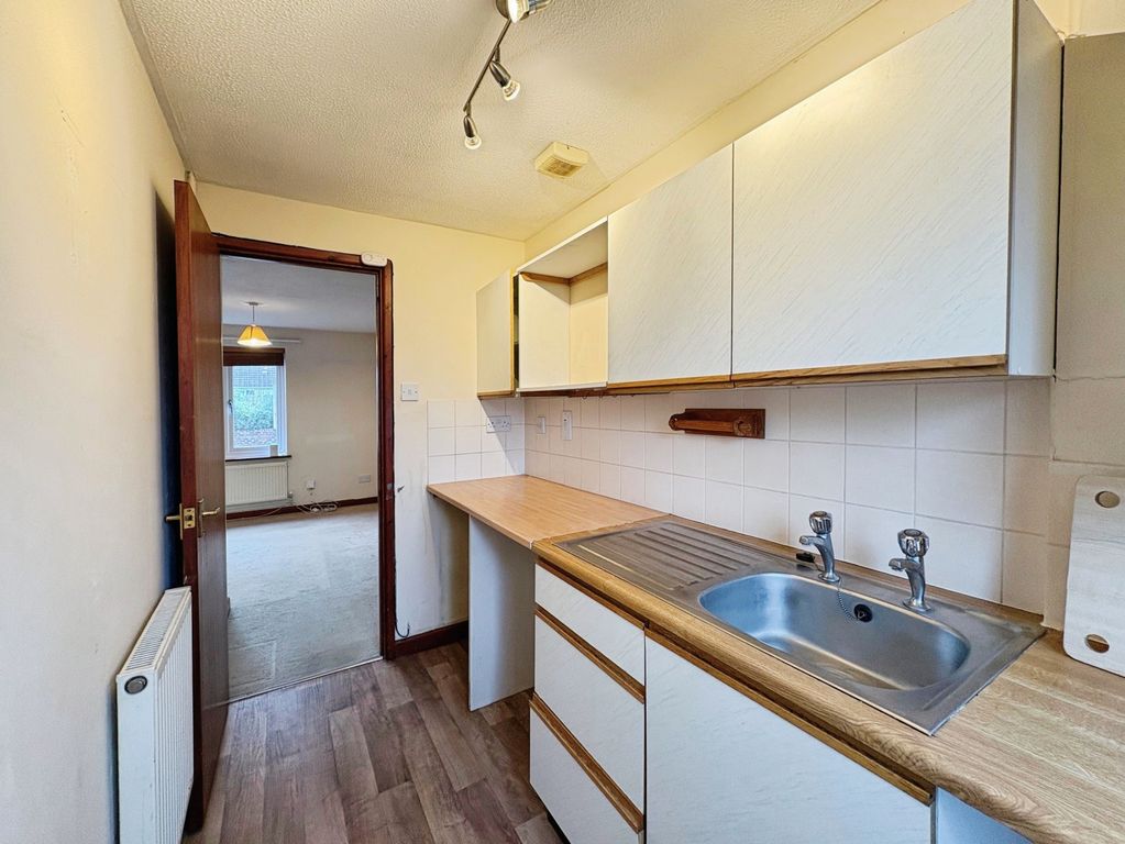 Property photo 2 of 13 8Efd988A-12