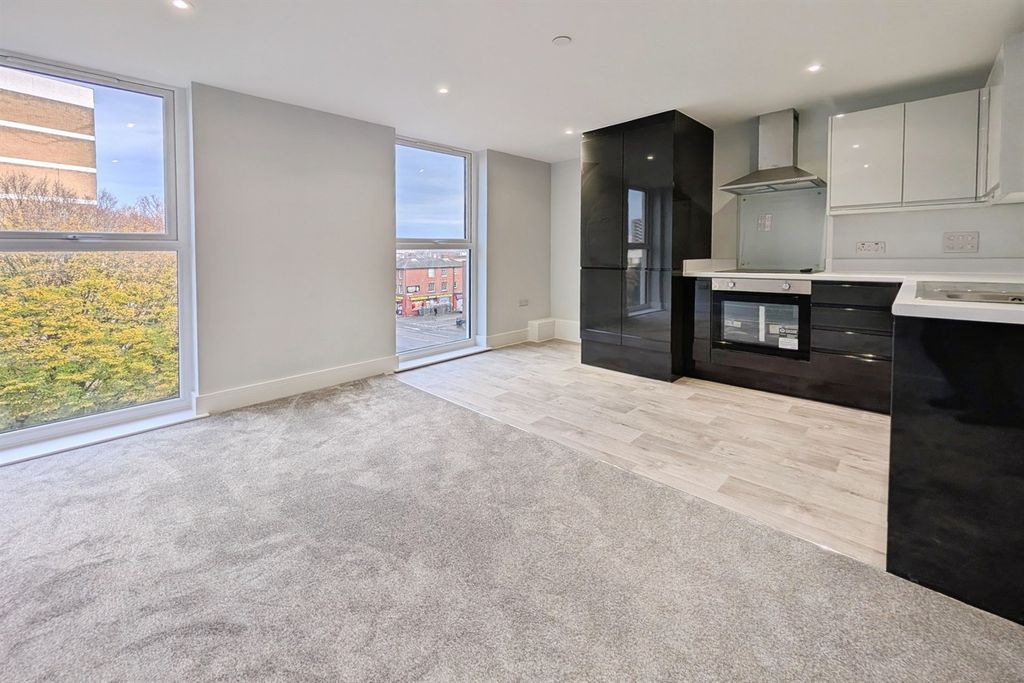 Property photo 2 of 5 (Main)