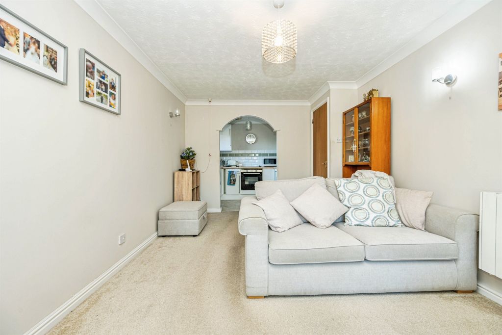 Property photo 3 of 11