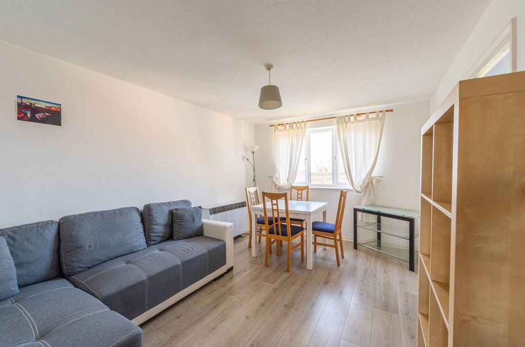 Property photo 1 of 5