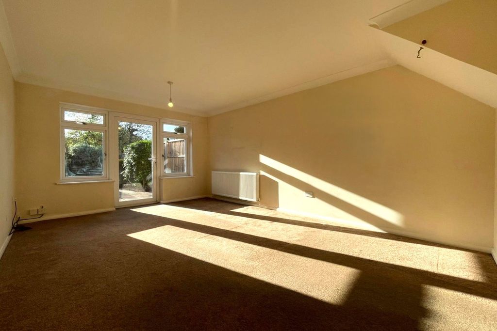 Property photo 3 of 15 Picture No. 18