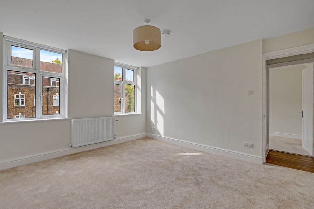 Property photo 2 of 12 2.Lounge.Jpg