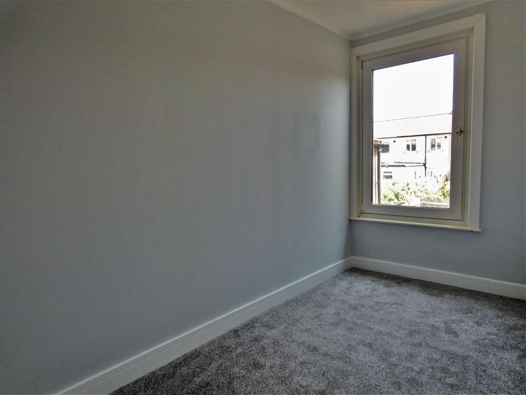 Property photo 2 of 9 Bedroom