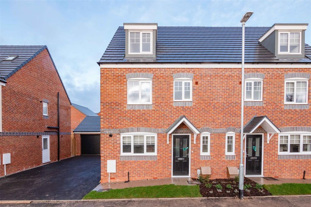 Property photo 1 of 13 Leicester Front 1.Jpg