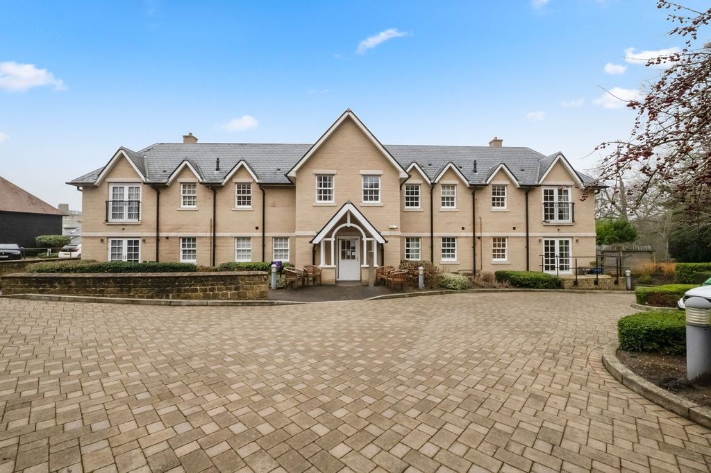 Property photo 1 of 24