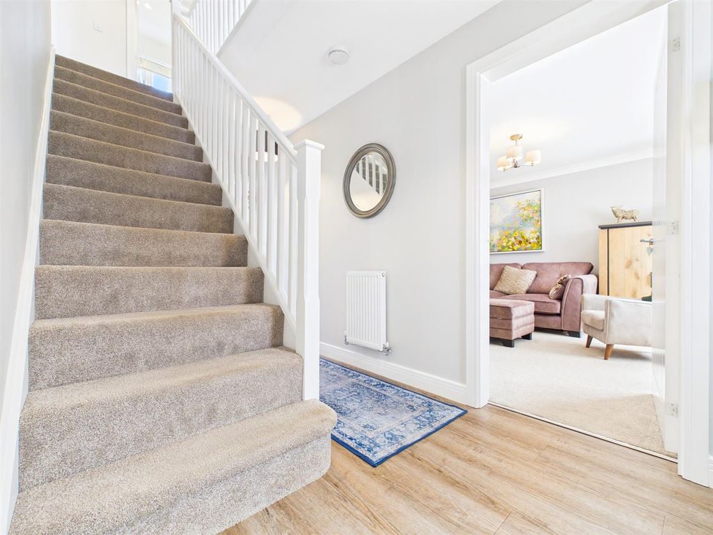 Property photo 2 of 42 Entrance Hall