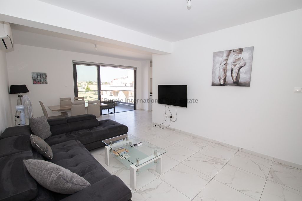 Property photo 2 of 25