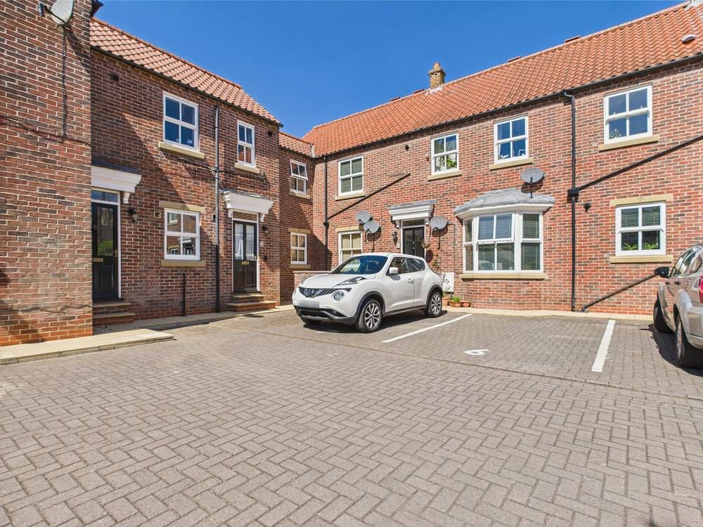Property photo 2 of 12