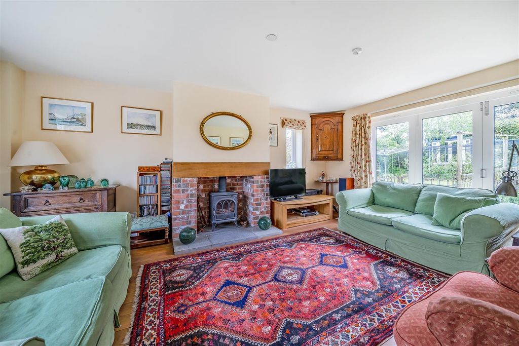 Property photo 2 of 22 Sitting Room