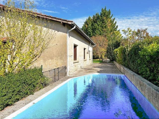 Property photo 1 of 30